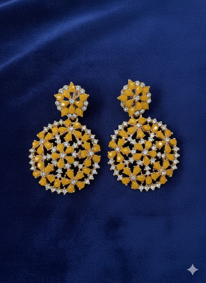 🌟 Golden Petal Cluster Drop Earrings